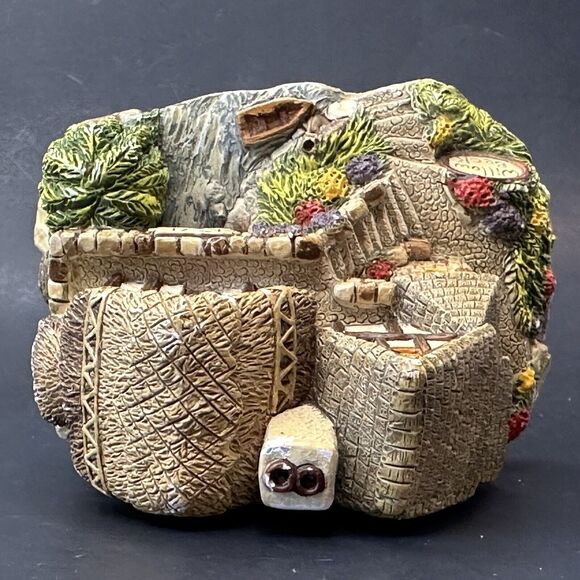 Memory Lane Cottages Peter Tomlins Willow Beck Figure #186 England 1996 VTG - Picture 6 of 13